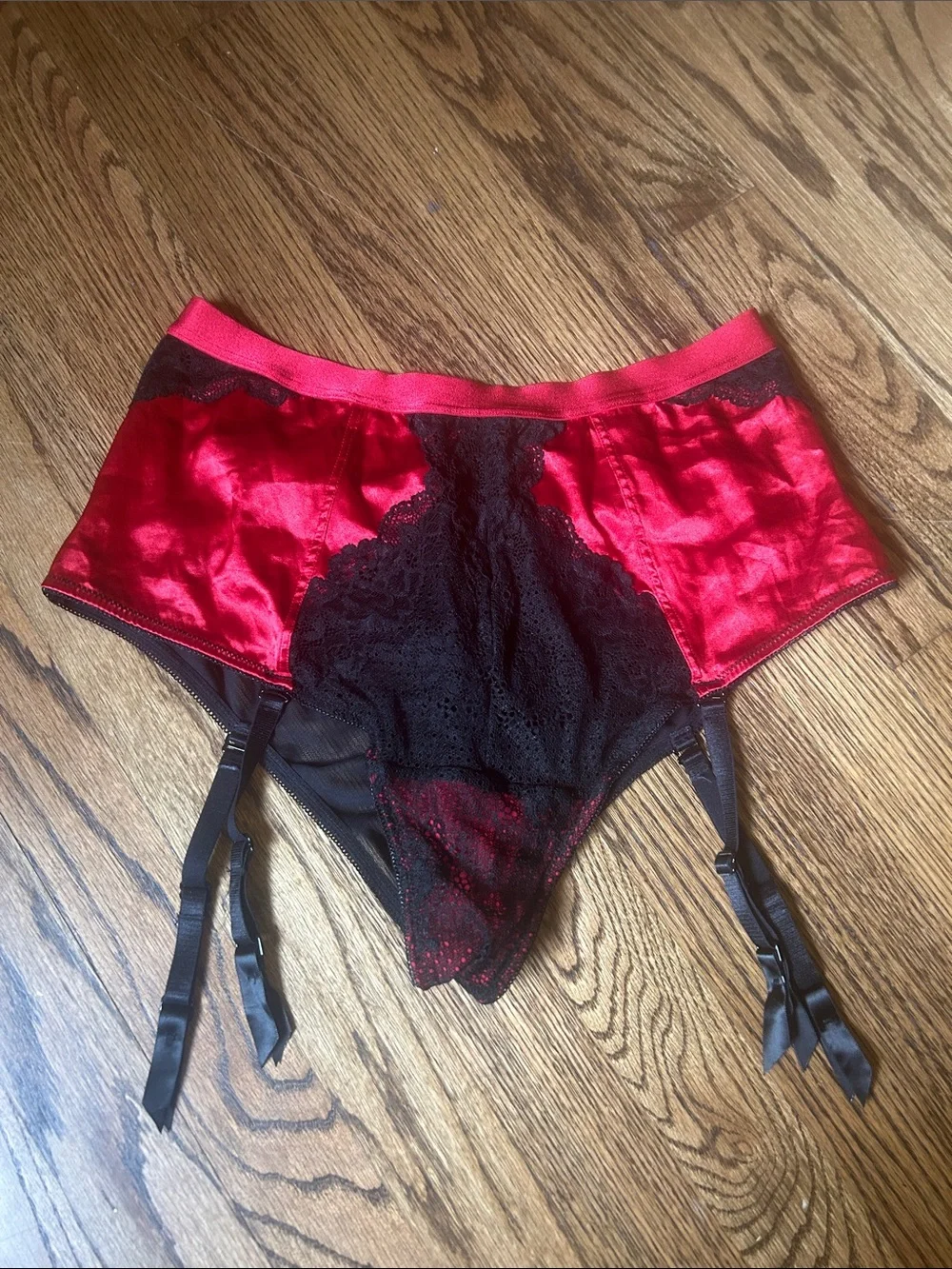 Torrid size 1 Red and Black Satin Lace Garter Briefs - Picture 1 of 4